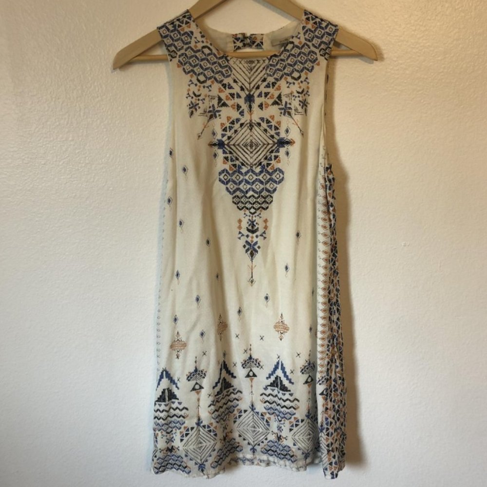 UO Women’s Sleeveless Cutout Back Dress